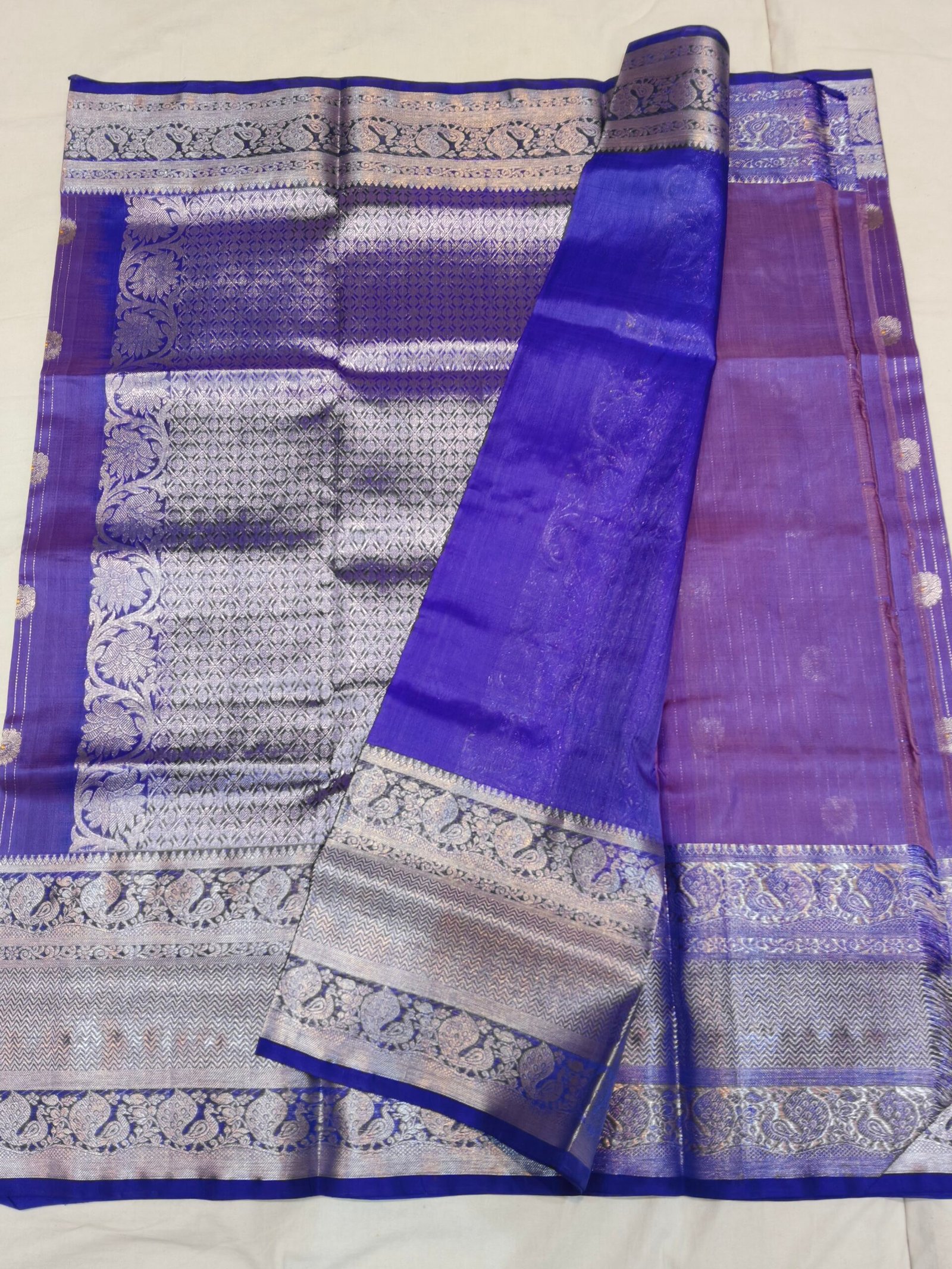 Pattu Venkatagiri Pattu Saree - Image 3