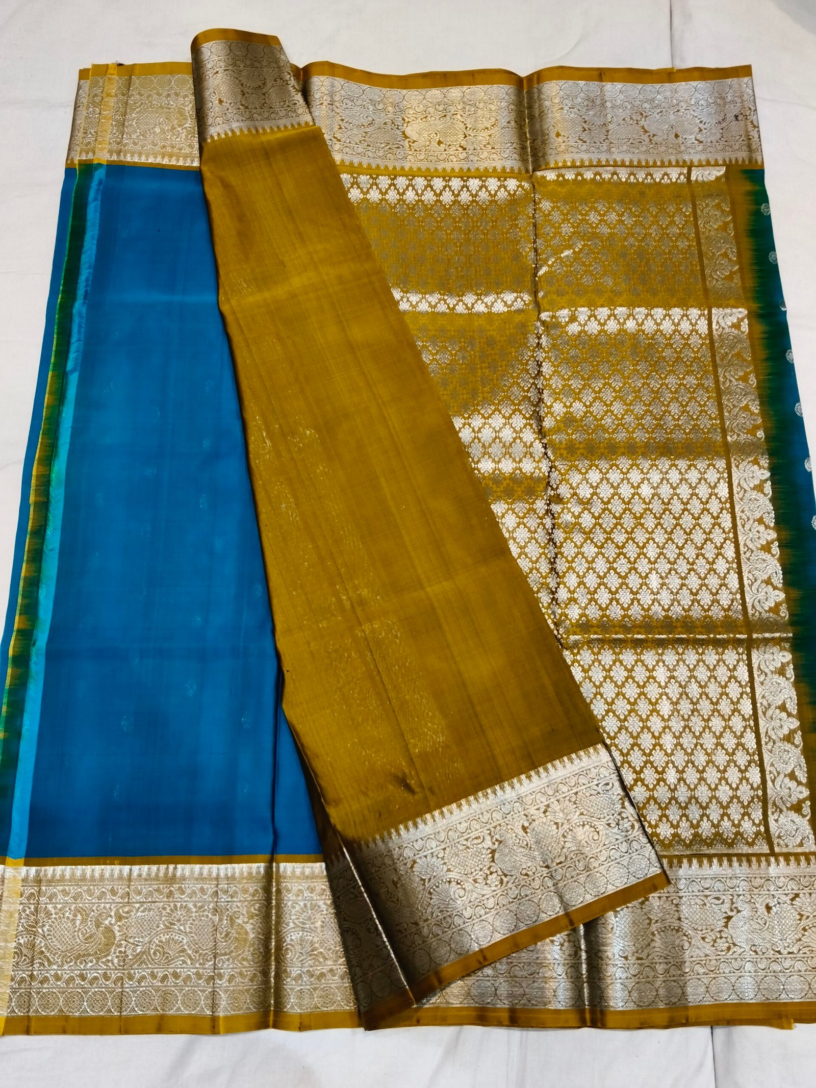 Pure Venkatagiri Pattu Saree - Image 3